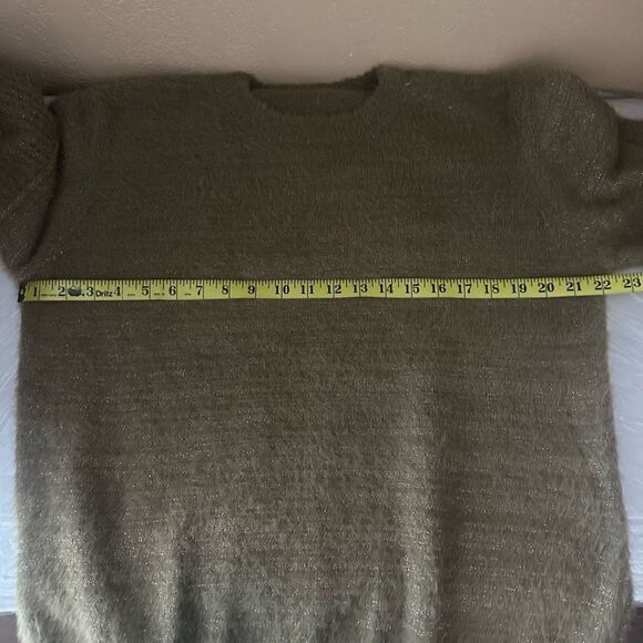 Boutique Super Soft Tan Crew Neck Sweater With Shimmering Gold Detail - Picture 7 of 10